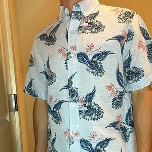 Chaps Hawaiian shirt in medium